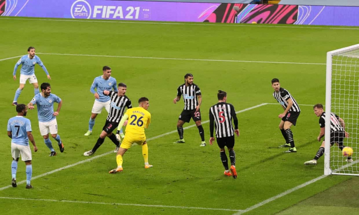 Thắng nhàn Newcastle, Man City phả hơi nóng vào gáy MU